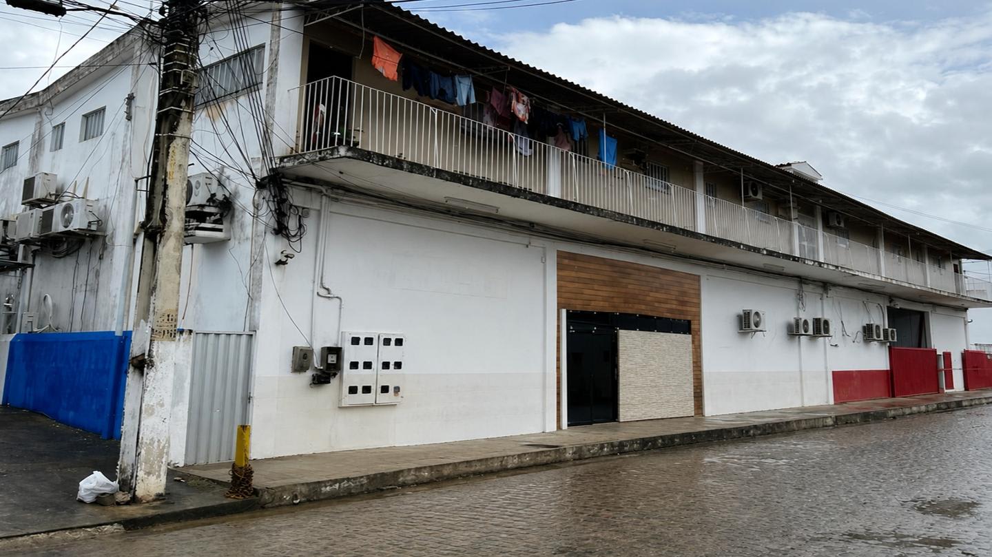 Terreno urbano de 1.330m² no Loteamento Araruna, com duas frentes para a BR-408 e Av. Luiz Barbosa