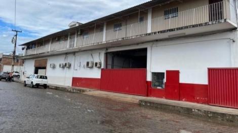 Terreno urbano de 1.330m² no Loteamento Araruna, com duas frentes para a BR-408 e Av. Luiz Barbosa