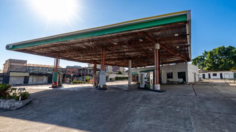 Terreno com benfeitoria de 4.000 m² na Av. Pontes Vieira – Fortaleza/CE