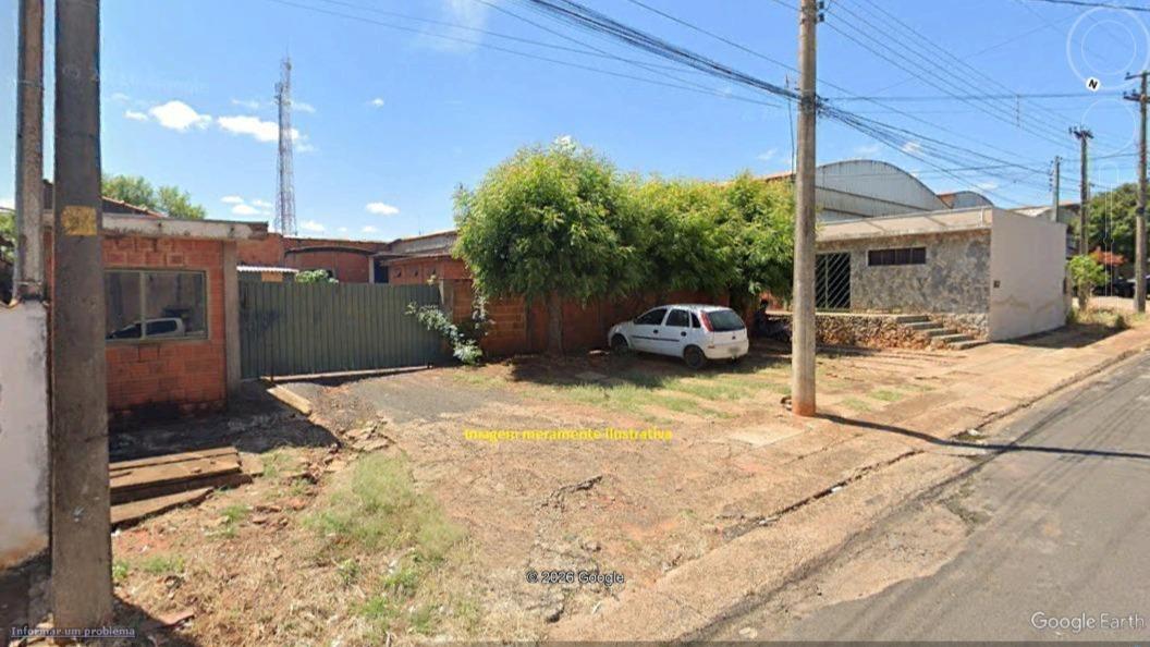 Lotes de terreno nº 11 e nº 12 da Quadra “C”, com benfeitorias de 855,50 m² em Tabapuã/SP