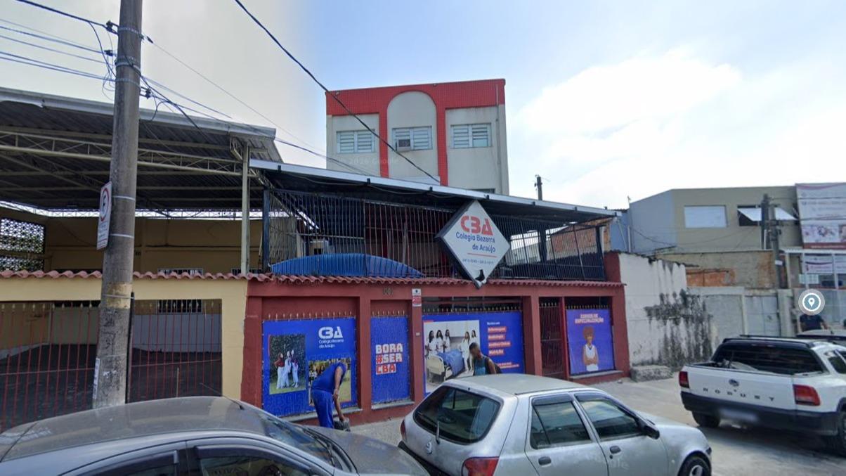 Prédio comercial na rua Viúva Dantas em Campo grande - Rio de Janeiro/RJ