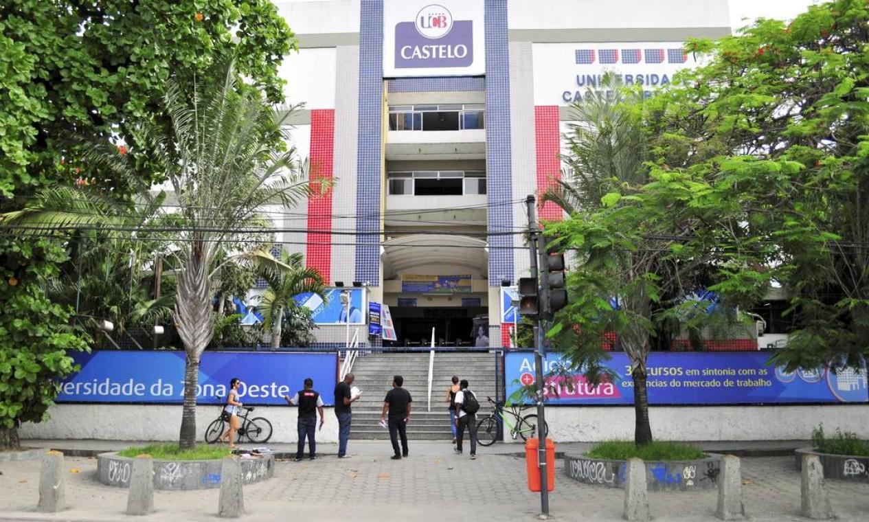 Área com 16.940,00m² em Campo Grande - Rio de Janeiro/RJ