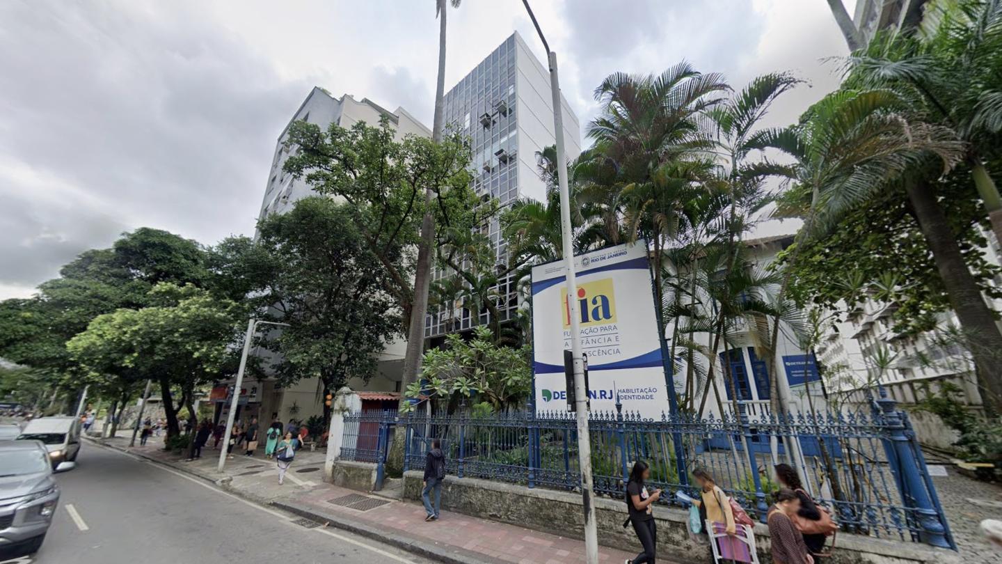 Sala 701 com 137m² na Voluntários da Pátria – Rio de Janeiro/RJ