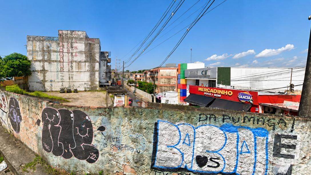 Prédio comercial com uma área de 1.800,00 M² e uma área construída de 469,38 M²  no Bairro São Geraldo - Manaus/AM