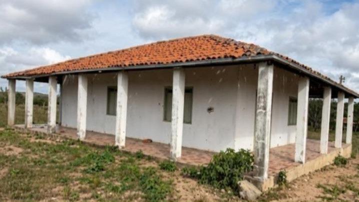 Fazenda Pitombeira com 133 hectares ou faixa de 400 tarefas - Santa Brigida/BA