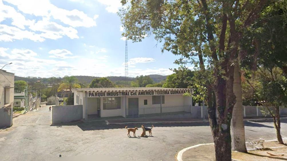 Prédio industrial com área total de 13.000 m², localizado no município de Cachoeira da Prata, Estado de Minas Gerais.