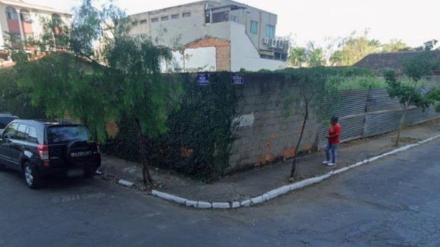 Lotes de terreno nºs 31 e 32 da quadra 01, situado na Rua Felipe de Vasconcelos, Mucuri, Centro. Sete Lagoas/MG