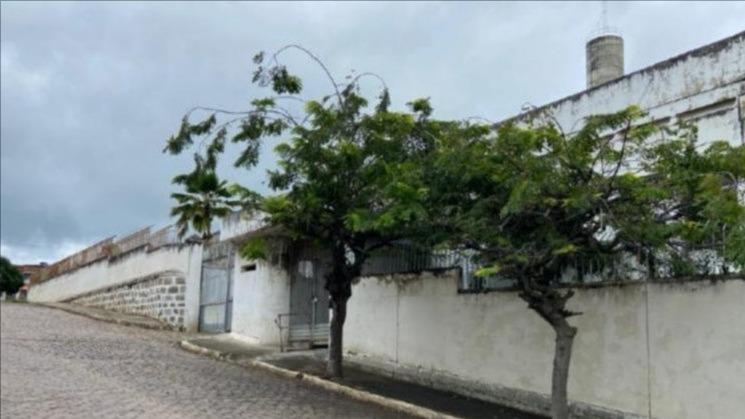 Prédio Comercial – Área do Terreno: 1.600 m² – Pitanga, Pesqueira/PE.