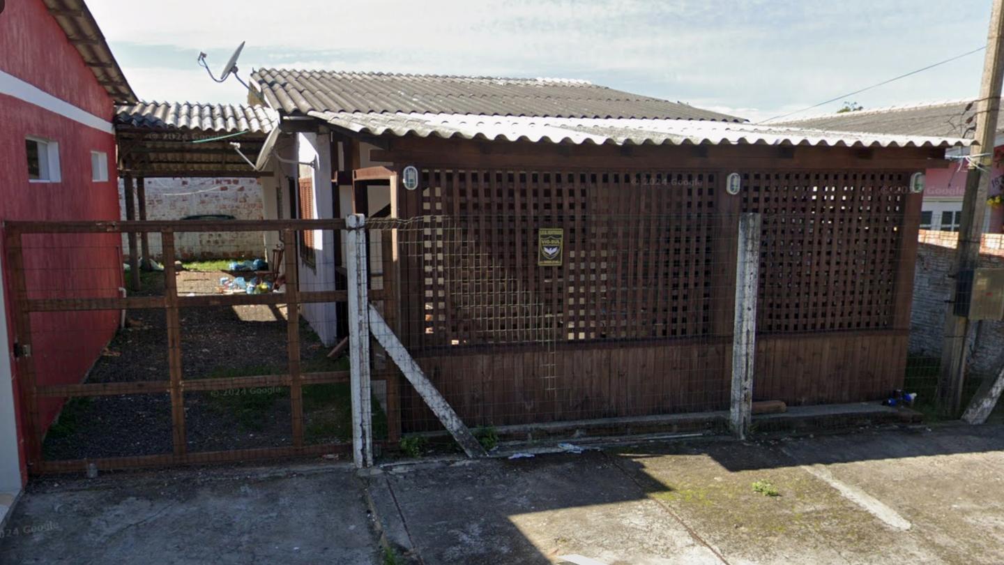 Lote com casa, com área total de 126 m², localizado no Loteamento Zona Nova Sul, em Tramandaí/RS.