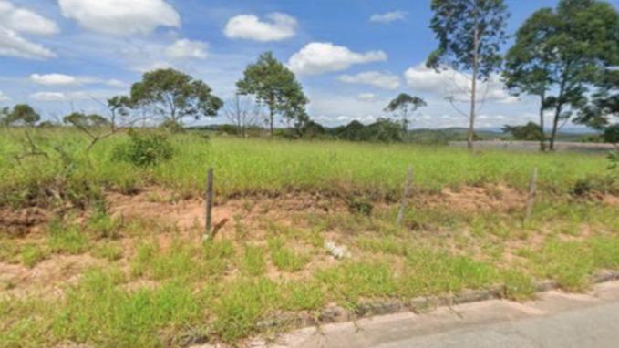 Terreno com área total de 360 m², localizado em Santana do Livramento/RS.