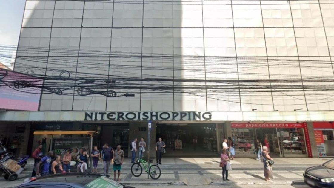 Sala Comercial no Seller Center — Rua da Conceição, nº 188